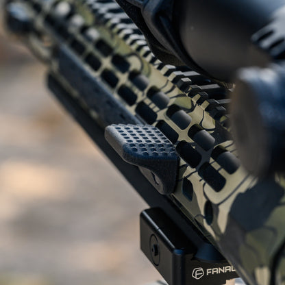 DT "The Justin" M-LOK Thumb Rest